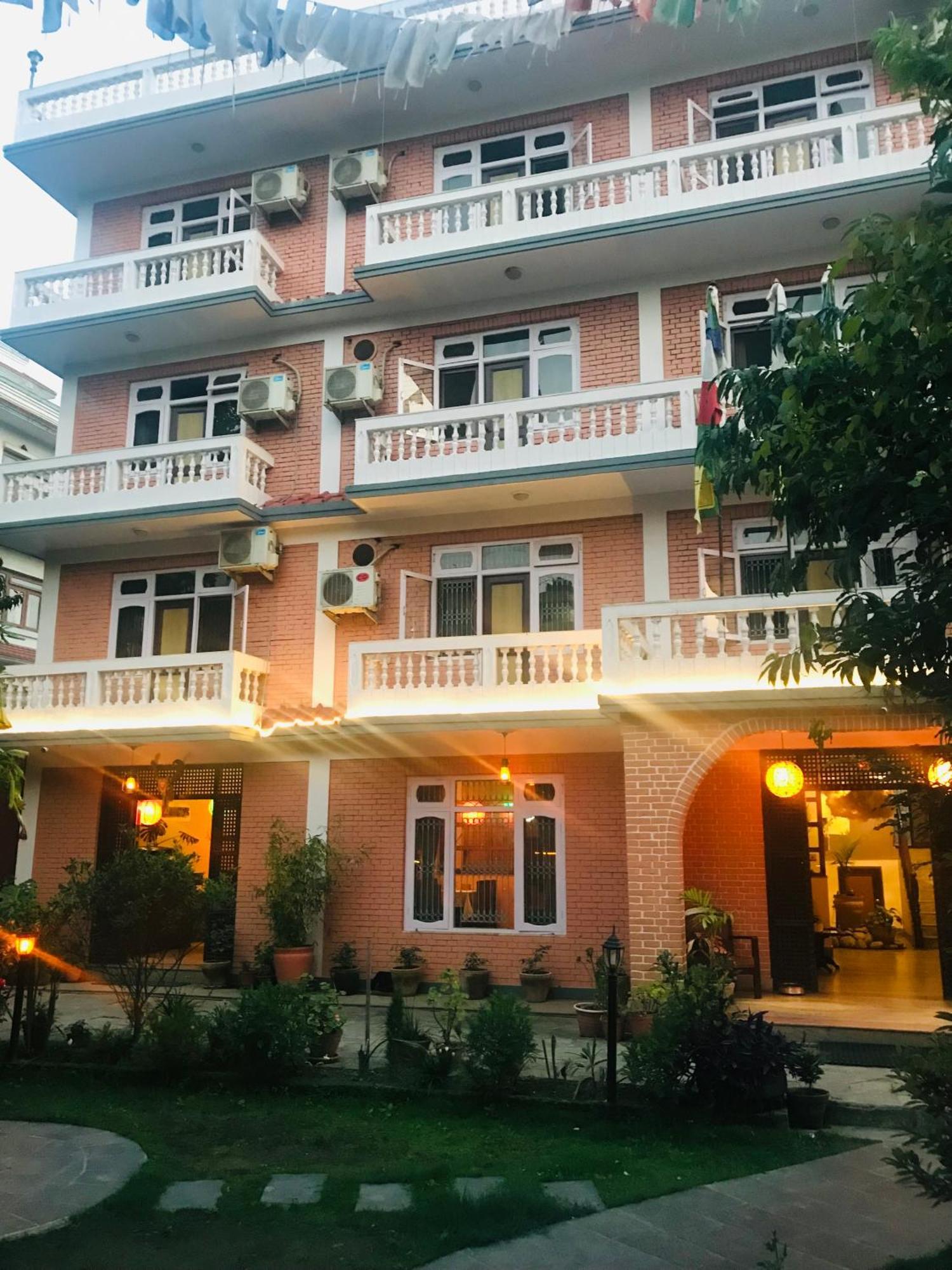 Hotel Lotus Garden Katmandu Zewnętrze zdjęcie