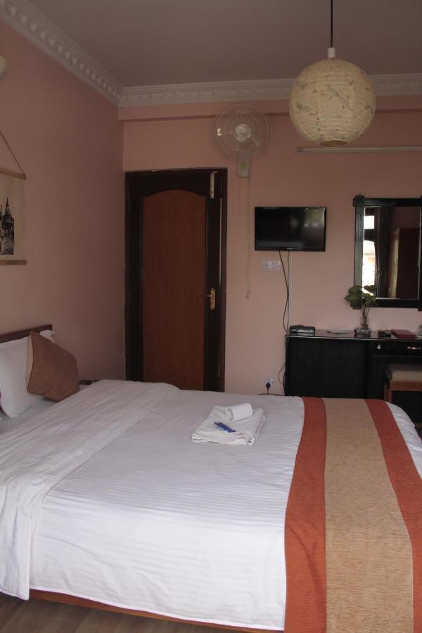 Hotel Lotus Garden Katmandu Zewnętrze zdjęcie