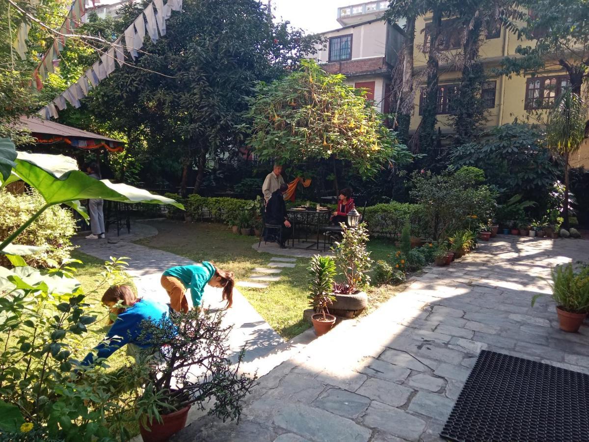 Hotel Lotus Garden Katmandu Zewnętrze zdjęcie